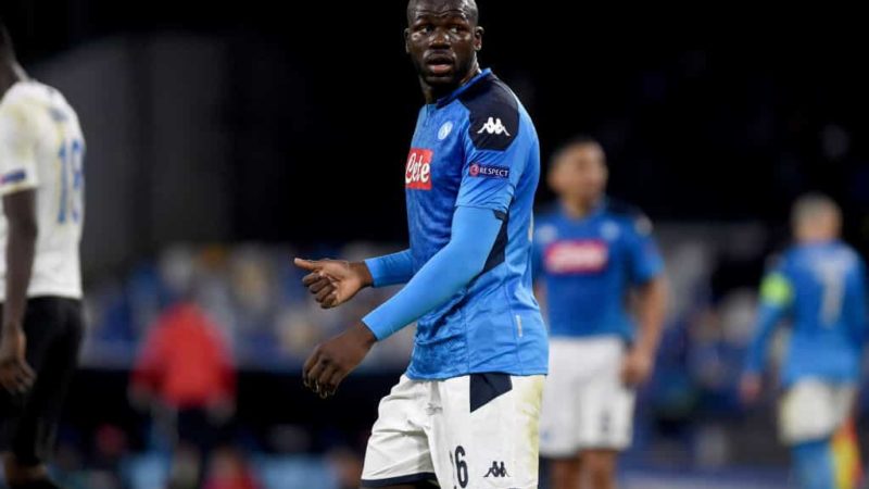 I club della Premier League hanno messo in allerta rossa mentre la stella del Napoli rifiuta il rinnovo del contratto