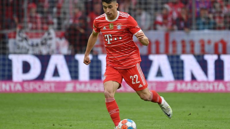 Il Leeds United segue il centrocampista del Bayern Marc Roca per il cambio estivo