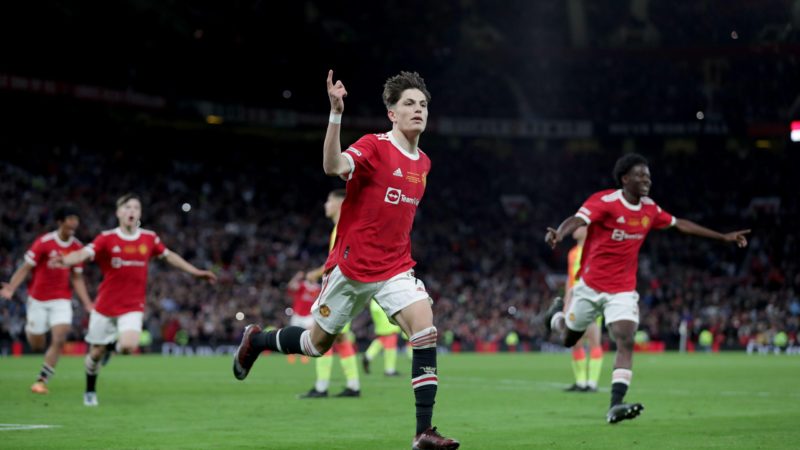 La star del Man United Garnacho elogia Javier Mascherano