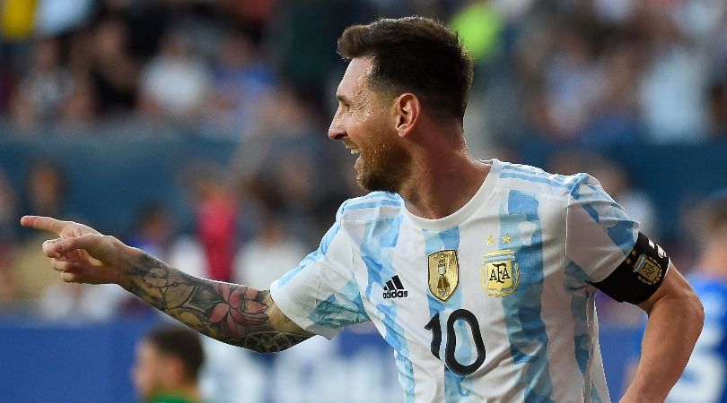 Lionel Messi segna tutti e cinque i gol per l’Argentina nella vittoria dell’Estonia
