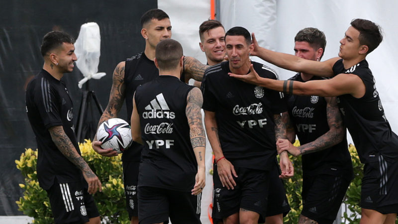 Il Manchester United mostra un interesse per Leandro Paredes
