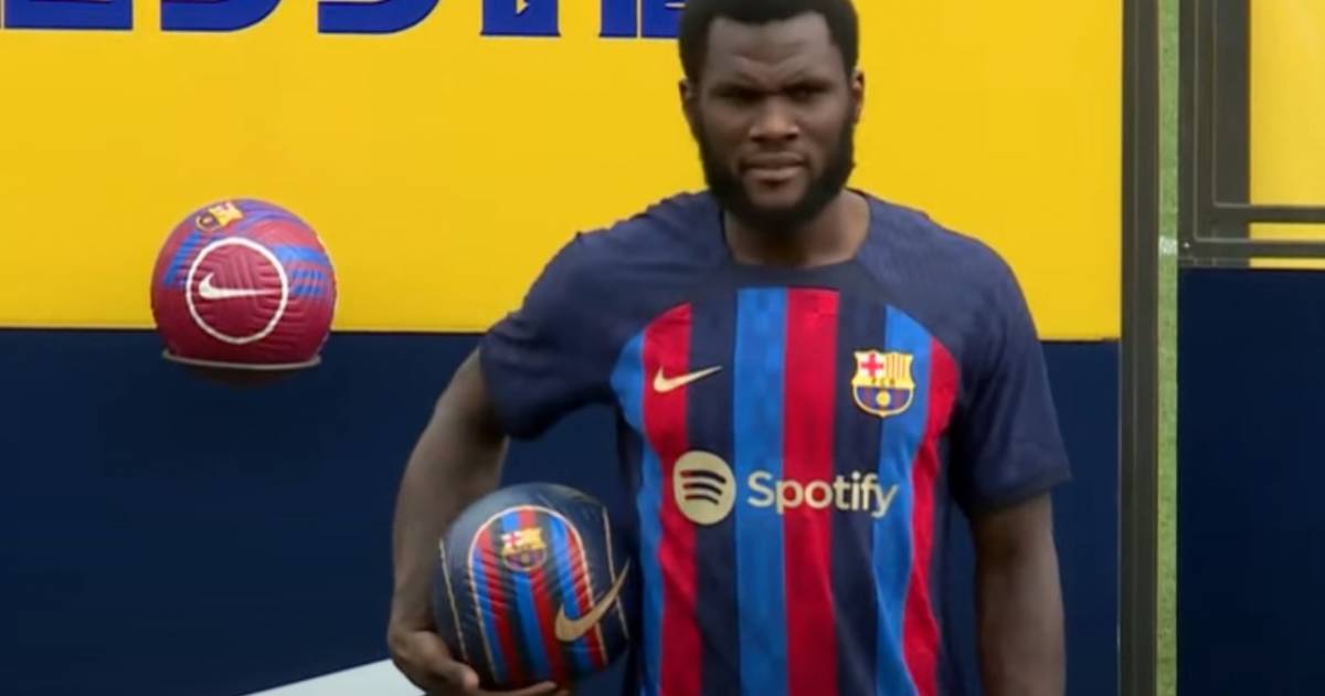 Il re del calciomercato: In corso la presentazione di #Kessie al @FCBarcelona 

…