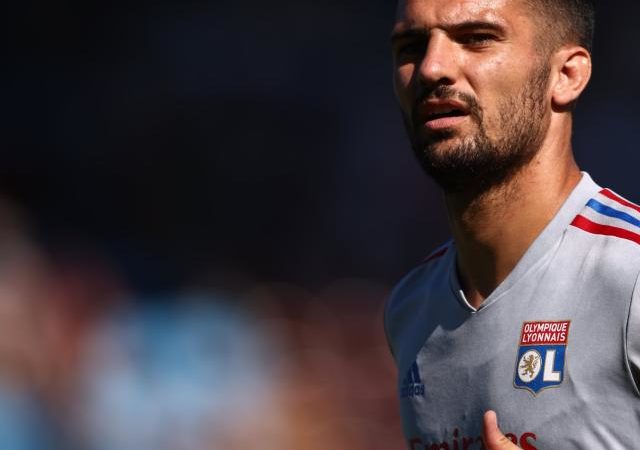 L’Équipe titola: Trasferimenti: Léo Dubois lascia OL e si unisce al Galatasaray (ufficiale)