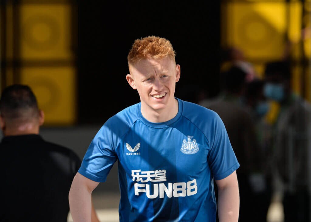 Il centrocampista 22enne dovrebbe ancora lasciare il Newcastle nonostante l’infortunio di Jonjo Shelvey