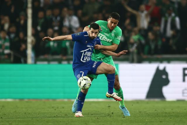 L’Équipe – Trasferimenti: Saint-Étienne davanti a Benjamin Bouchouari (Roda) e Yoann Touzghar (Troyes)