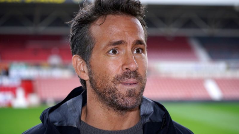 La National League risponde dopo le critiche in streaming di Ryan Reynolds