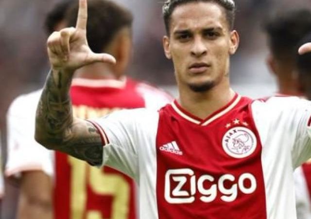 🇫🇷 –  Trasferimenti: Antony, preso di mira dal Manchester United, accusa l’Ajax di trattenerlo contro la sua volontà