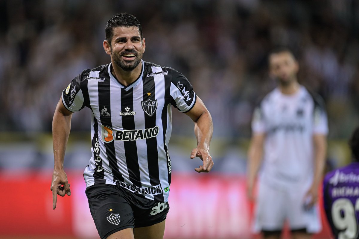 Da Twitter – Prima parte delle visite mediche in corso per Diego Costa con i Lupi. Il rilascio del permesso di lavoro ha…