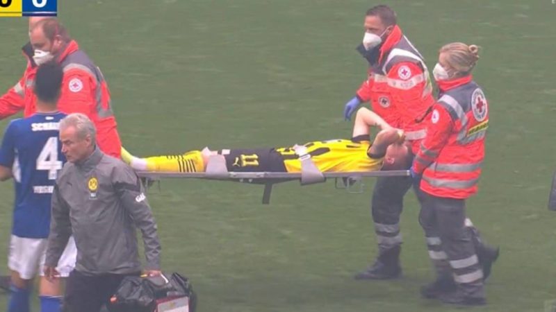 Di Marzio: #BorussiaDortmund, Marco #Reus lascia il campo in barella: infortunio alla cavig…