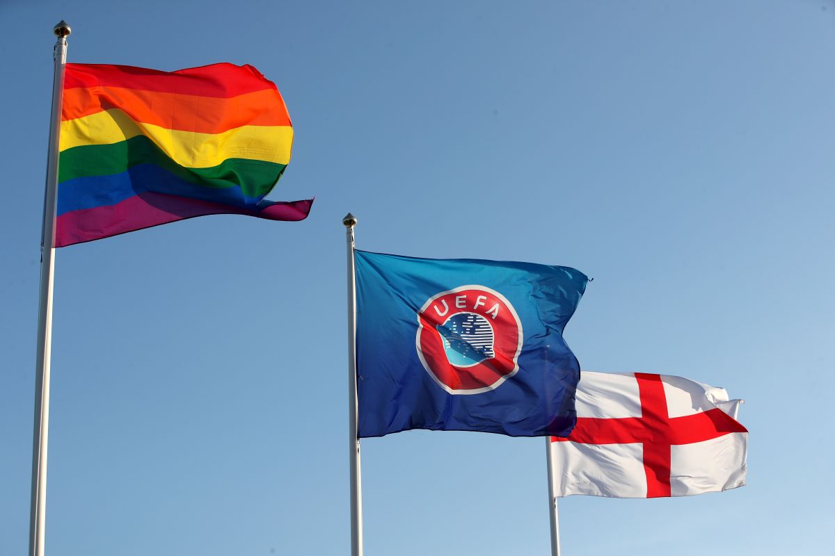 La Federcalcio ha dato rassicurazioni sui fan LGBTQ+ alla Coppa del Mondo del Qatar