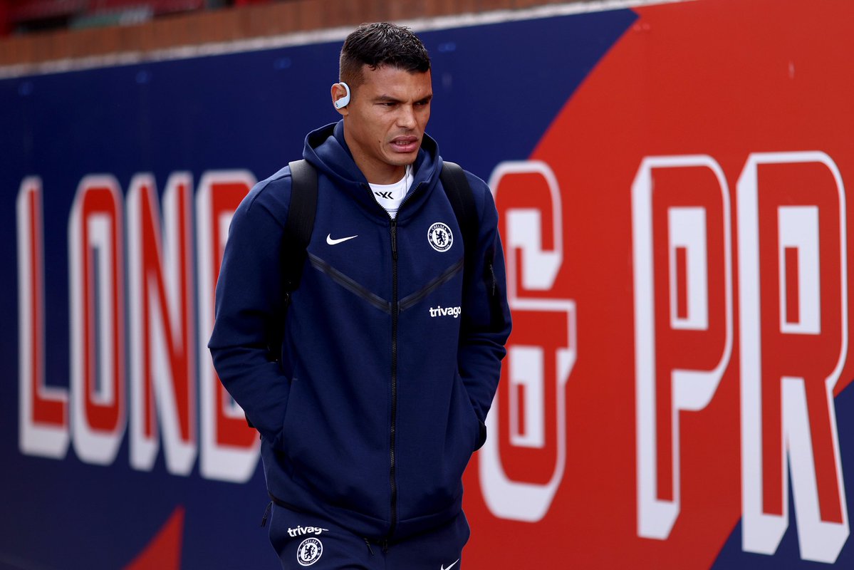 Fabrizio Romano:  Thiago Silva è in scadenza di contratto a giugno.  Graham Potter sul futuro del brasiliano: “È…