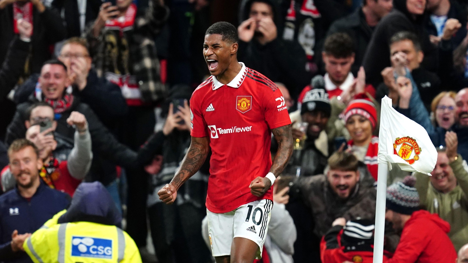 I Red Devils resistono a vita dopo che Rashford ha segnato un colpo di testa