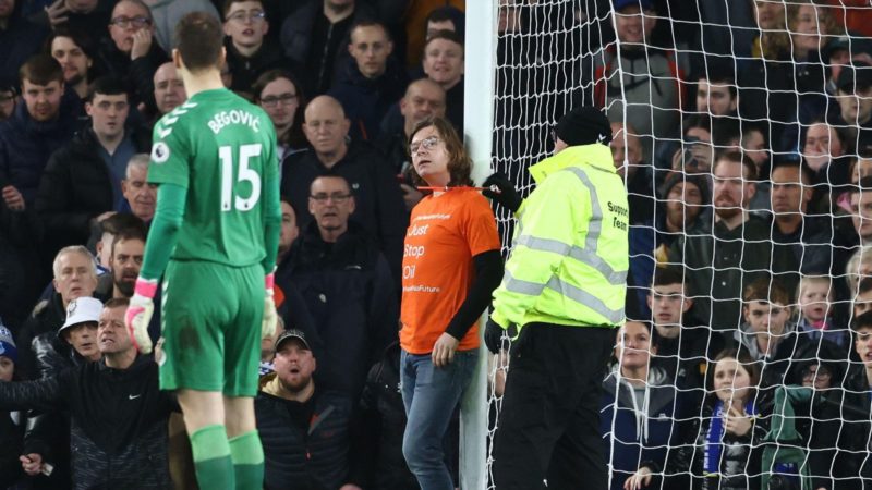 Il manifestante a Goodison Park è stato condannato a sei settimane di reclusione dopo l’incidente in Everton vs Newcastle