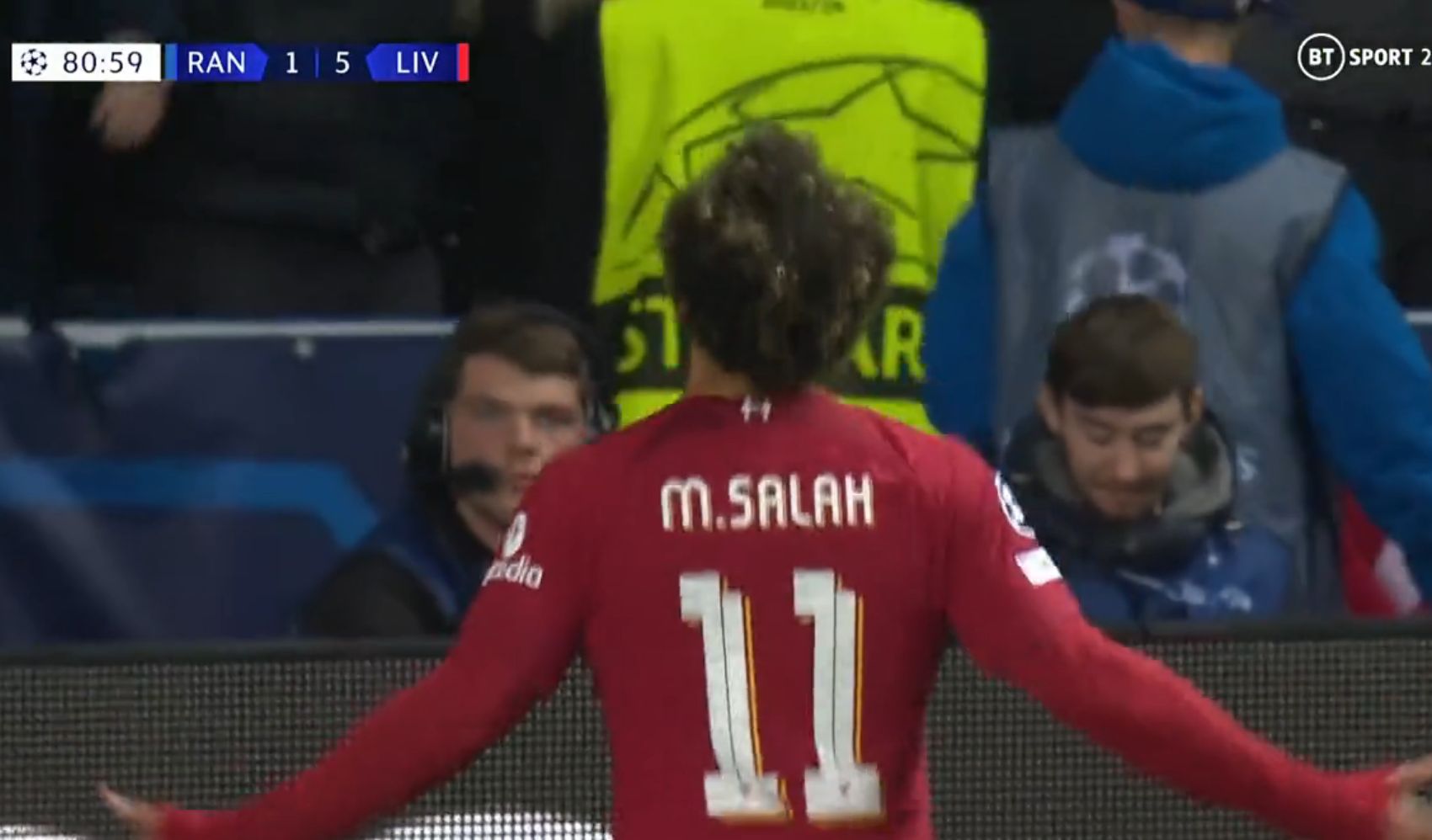 Mohamed Salah del Liverpool ha segnato una straordinaria tripletta di sei minuti