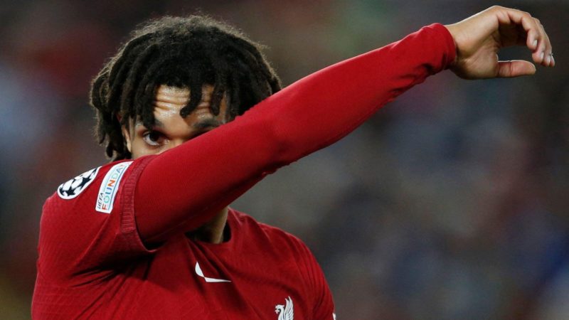 Neville offre ad Alexander-Arnold un piano da quattro punti per essere più simile a Neville per il Liverpool