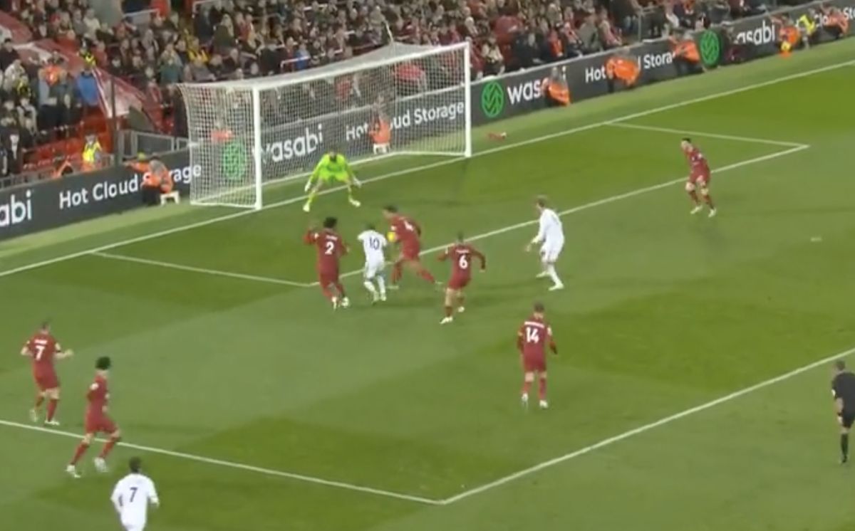 (Video) Anfield sbalordito quando il vincitore all’89° minuto di Summerville pone fine al record di lunga data dei Reds