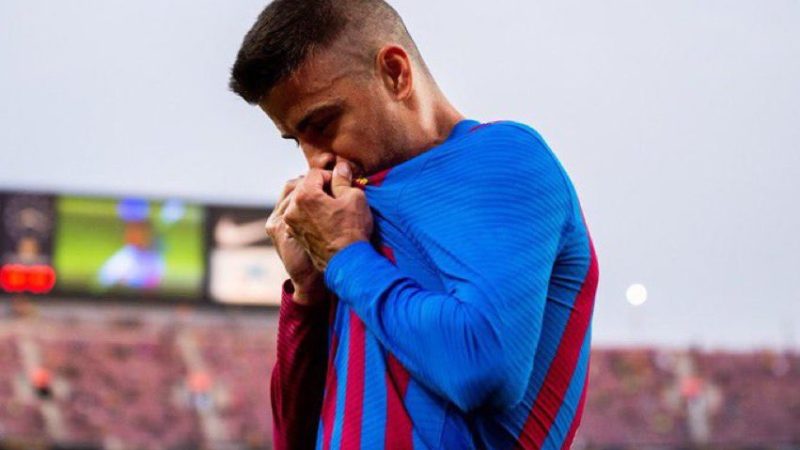 Fabrizio Romano:  Gerard Piqué annuncia che lascerà il Barcellona e si ritirerà.  #FCB…