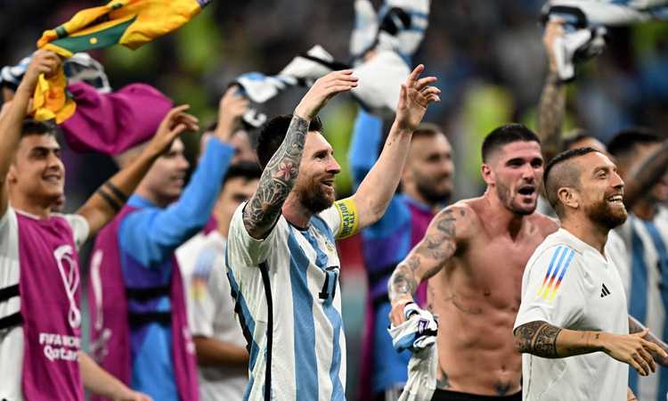 Argentina, Messi über alles: segna, fa 1000 presenze e si carica una nazione sulle spalle | Primapagina