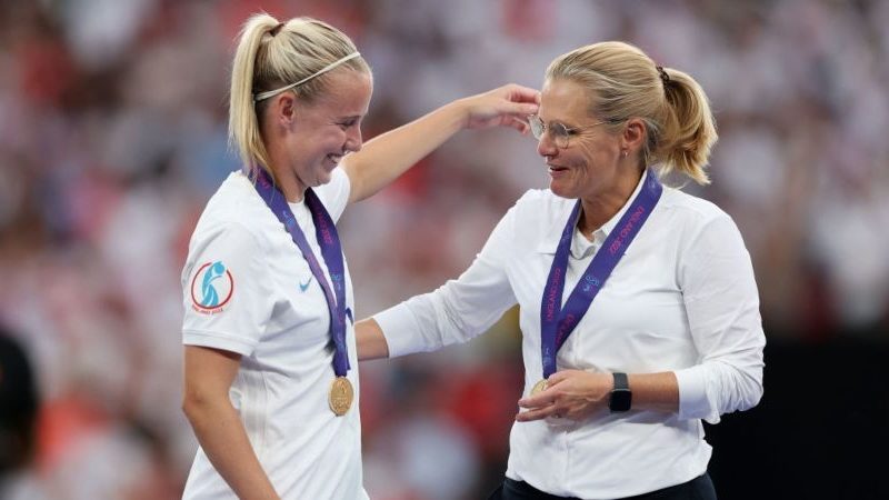 Beth Mead rivela cosa ha detto loro l’allenatore dell’Inghilterra Sarina Wiegman prima della finale di Euro 2022 contro la Germania