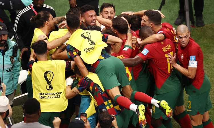 Ciclone Ramos, il Portogallo distrugge la Svizzera: 6-1, segna anche Leao. Ora il Marocco | Primapagina