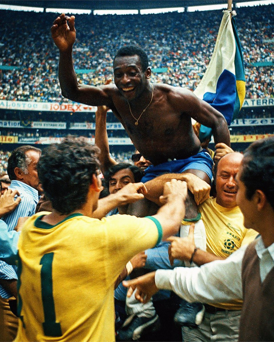 Fabrizio Romano:  Dichiarazione della famiglia Pelé.  “Ispirazione, amore hanno segnato il viaggio del re Pelé, che…