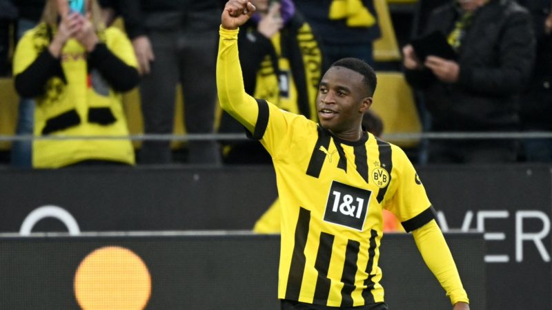 Fabrizio Romano: Youssufa Moukoko smentisce le storie sul rifiuto del nuovo contratto da 6 milioni di euro/stipendio: “Non…