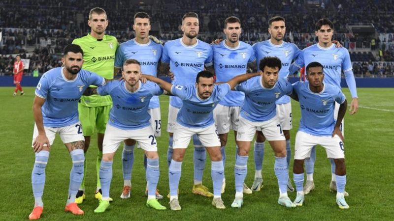 Gazzetta – Renzi annuncia: ‘L’emiro del Qatar tifa Lazio’. E i tifosi si scatenano: ‘Comprala’