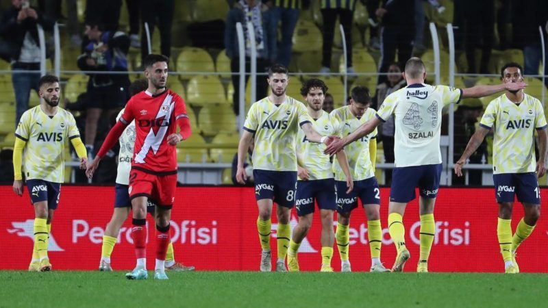 Il Fenerbahce amareggia il ritorno di Raúl de Tomás