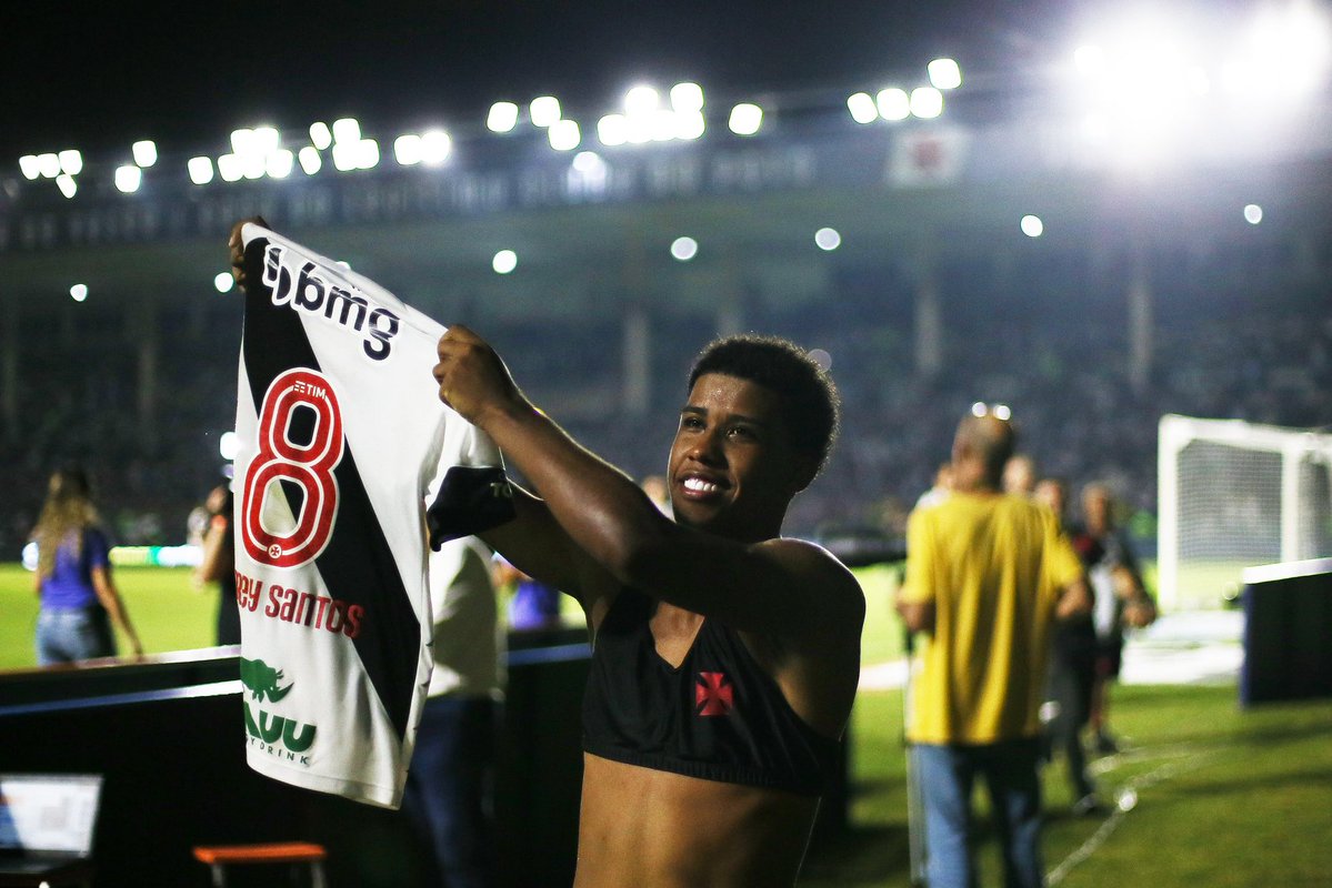 Da Twitter – Juninho Pernambucano sul nuovo acquisto del Chelsea Andrey Santos: “Non ho mai visto un…