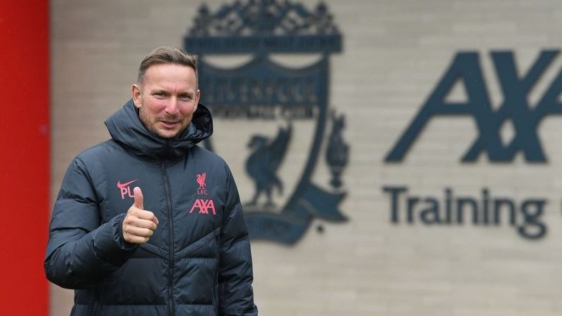 Il vice allenatore del Liverpool Pep Lijnders rivela che è quasi entrato a far parte dello staff del Manchester United