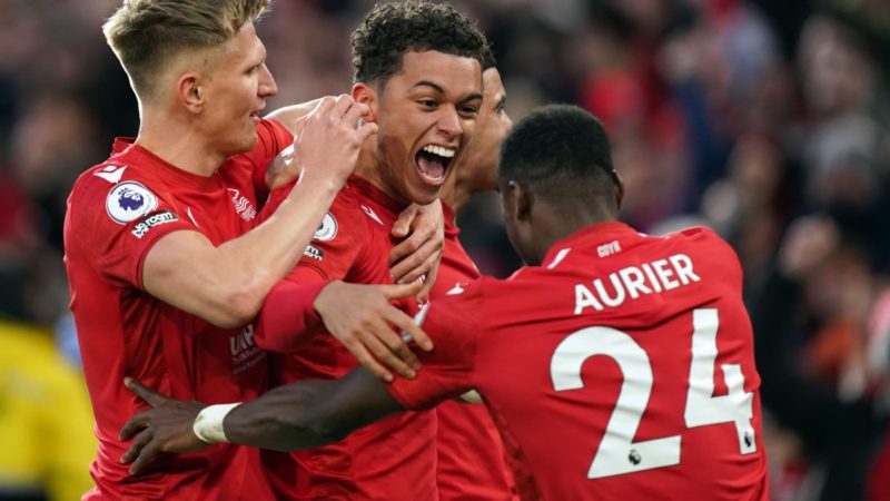 Johnson insacca una doppietta mentre Forest attenua i timori di retrocessione