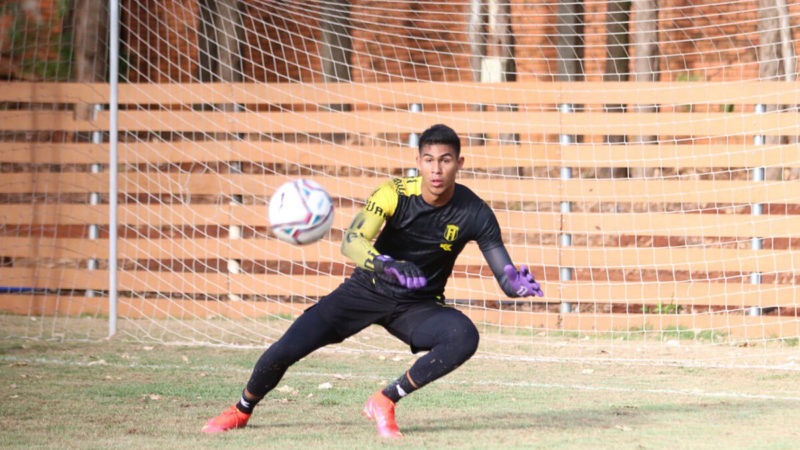 Serie A: L’ingaggio che nessuno si aspettava: il Milan rileva Devis Vsquez… dal Paraguay!