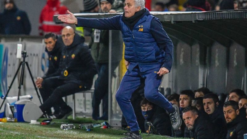Serie A: Mourinho: “Lo scudetto è del Napoli, ma non ha un giocatore come Dybala”