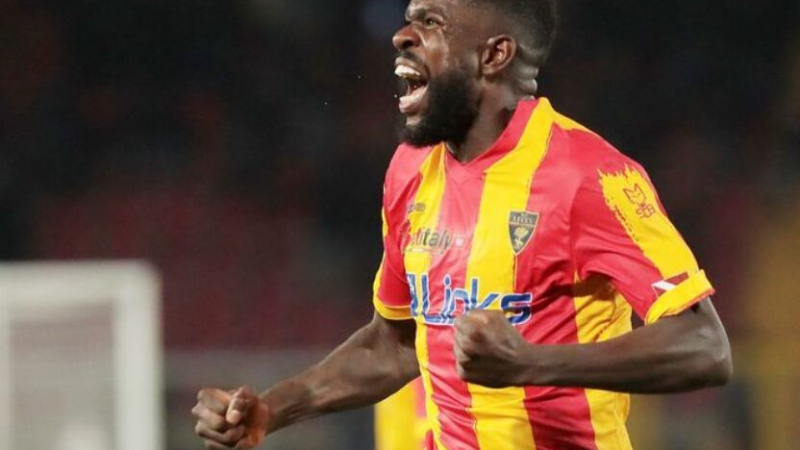 Serie A: Umtiti risponde ai razzisti con una grande partita: è lui il ‘capo’ del sorprendente Lecce