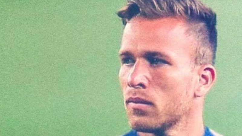 Tuttosport – Arthur, lo sfogo social e Douglas Costa interviene