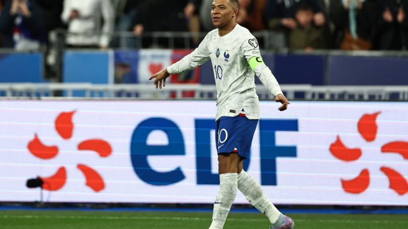 F. Romano pubblica: Kylian Mbappé segna il suo primo gol da capitano della Francia, mentre continua a fare storia…