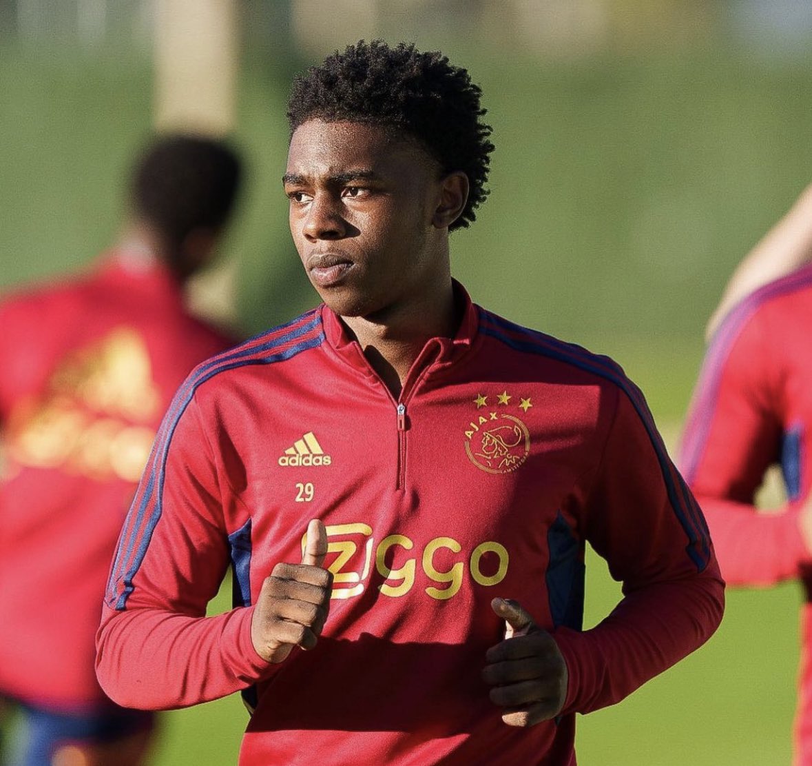 F. Romano pubblica: L’Ajax ha offerto un nuovo contratto valido fino a giugno 2027 al talento van Axel Dongel…