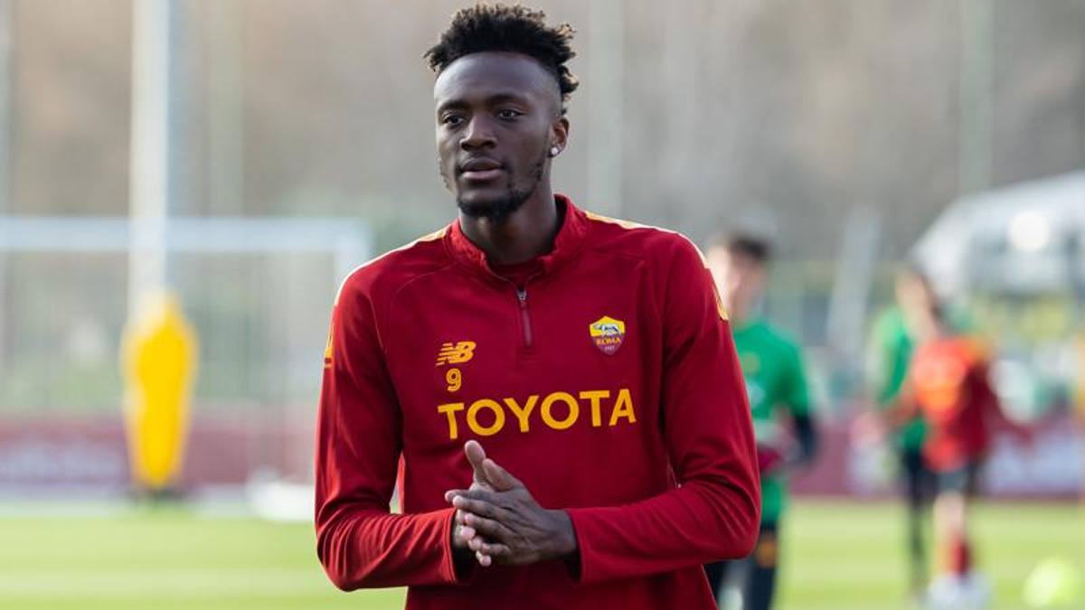 Gazzetta – Abraham, Mourinho lo difende ma la Roma potrebbe venderlo