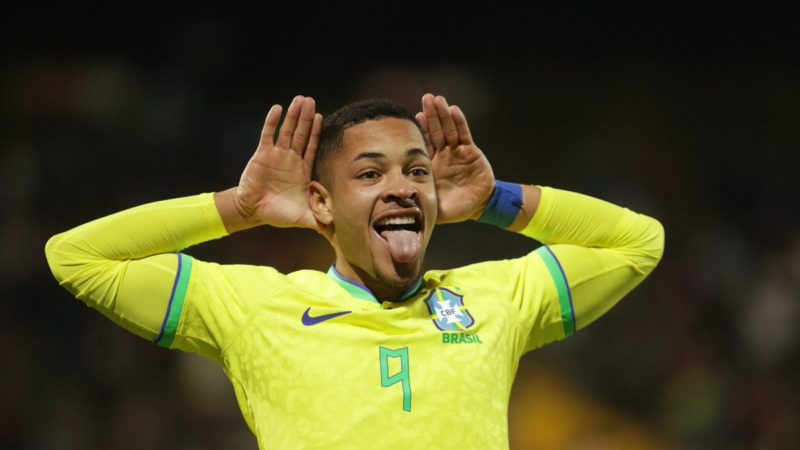 Da Twitter – L’obiettivo prioritario del Barcellona come nuovo attaccante di riserva rimane Vitor Roque, mentre il brasiliano…