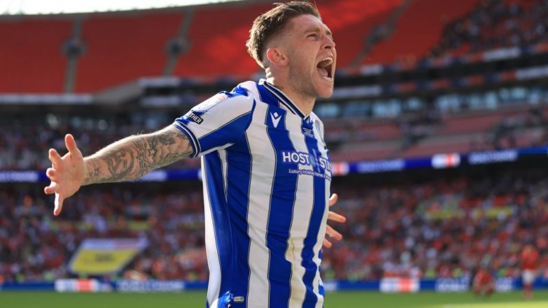 Lo Sheffield Wednesday celebra la promozione al campionato dopo INCREDIBILE dramma in ritardo nello spareggio del derby del South Yorkshire