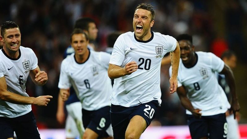‘Mi tremava la faccia’: Rickie Lambert descrive com’è stato segnare il gol della vittoria per Inghilterra-Scozia a Wembley al suo debutto