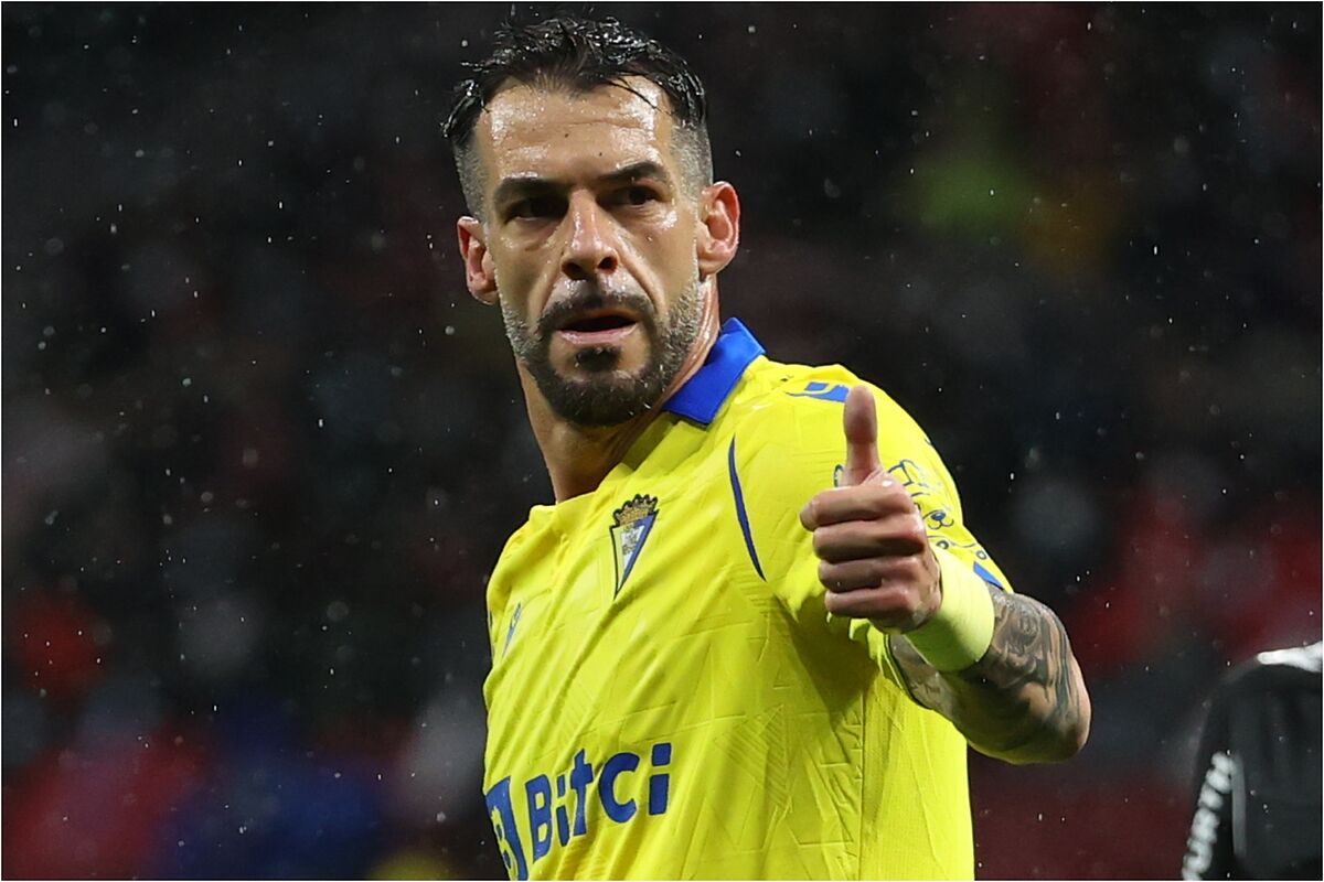 Cdiz CF: Álvaro Negredo rinnova fino al 2024