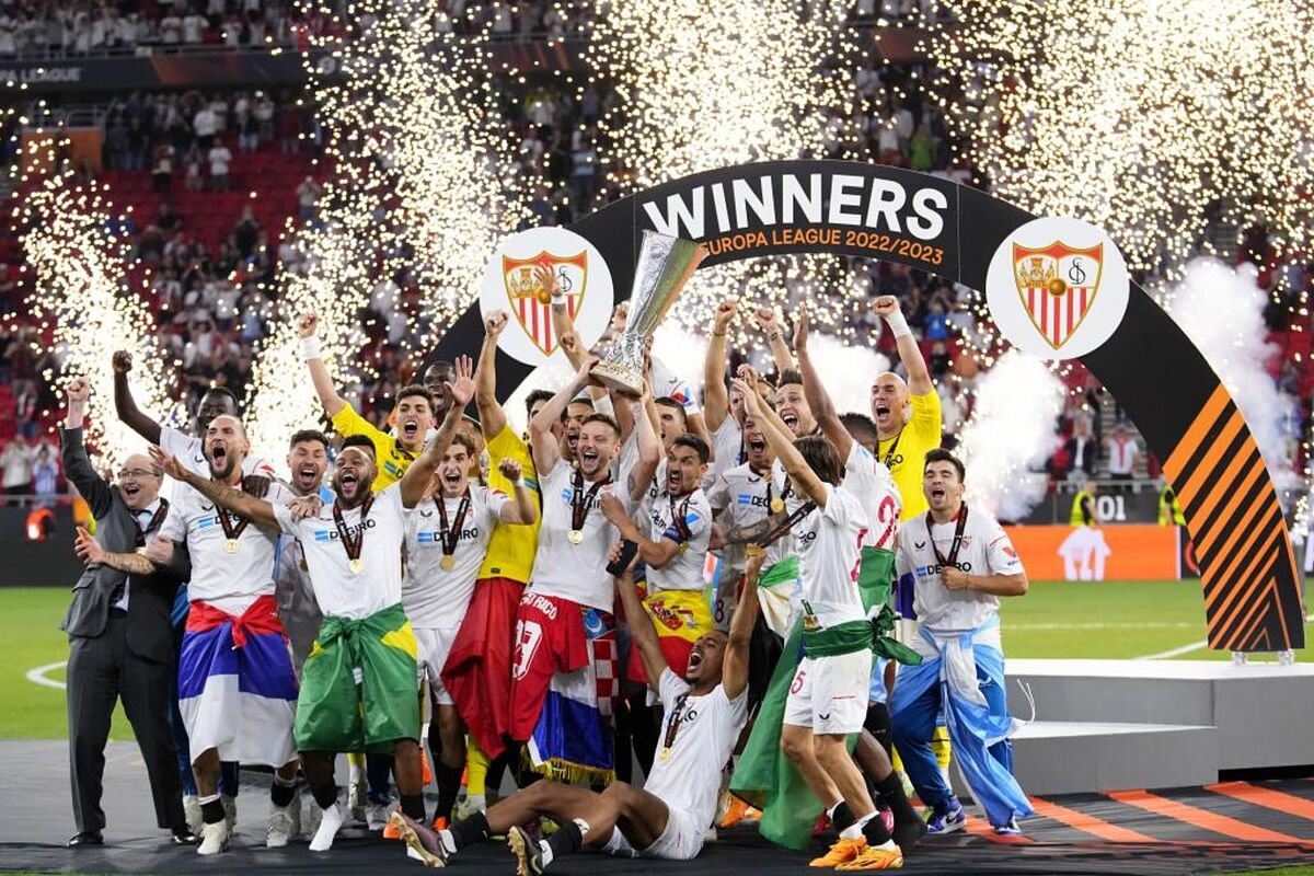 Europa League: la moglie di Luis Alberto denuncia le minacce per aver festeggiato la vittoria del Siviglia: “Così stanno male le persone”