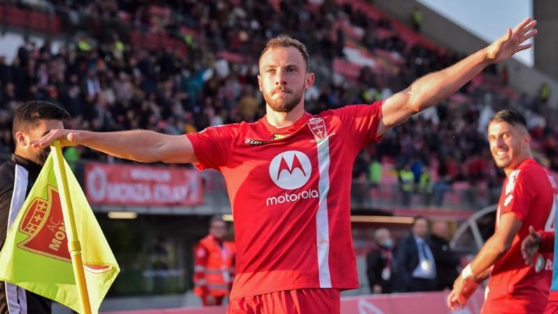 Gazzetta – L’Inter insidia la Juventus nella corsa a Carlos Augusto: se parte Gosens…