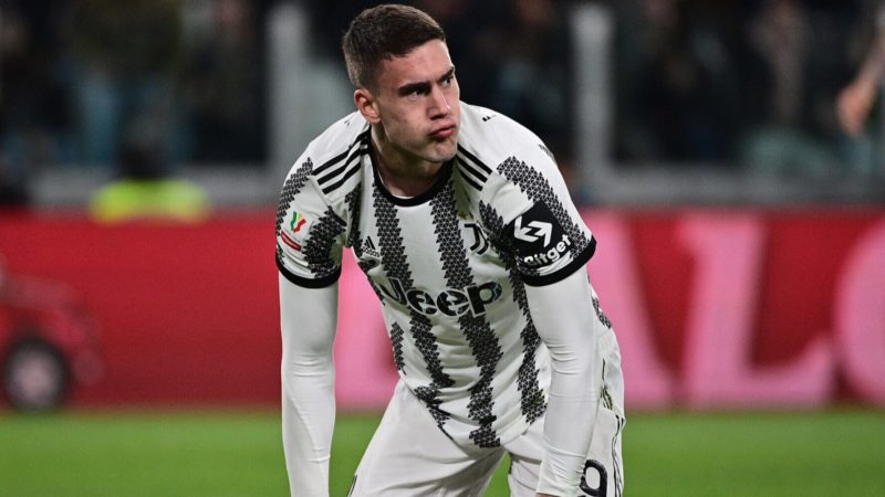 CdS – Vlahovic in stallo, la Juve anche