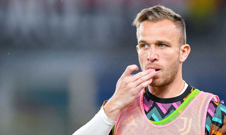 Juve, spunta l’idea Fiorentina per Arthur: la situazione | Primapagina