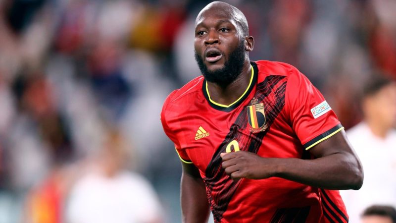 Tuttosport – L’Inter si “ritira”, la Juventus accelera: via Vlahovic per Lukaku