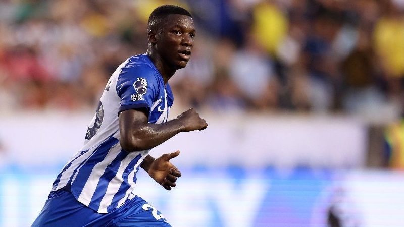 Il Chelsea ‘pronto a battere’ il centrocampista del Liverpool contro il Brighton Moises Caicedo in un contratto record
