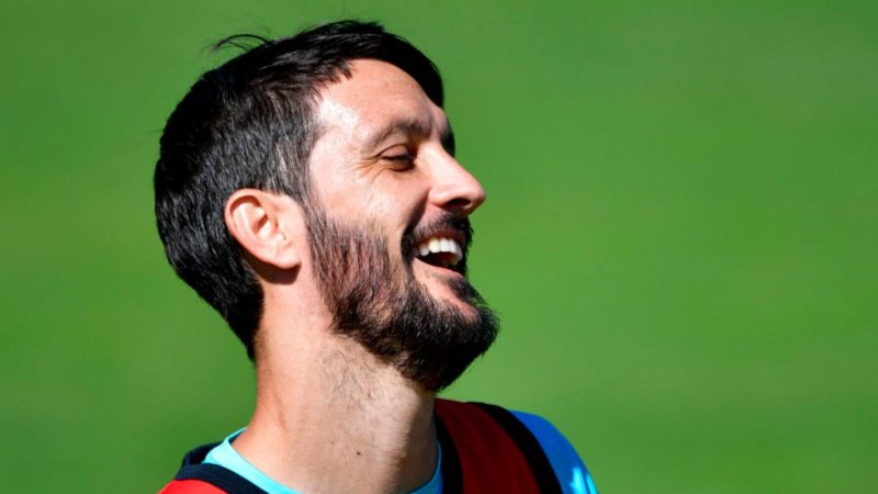 Tuttosport – Luis Alberto, sorrisi in allenamento. Kamada, compleanno e messaggio social