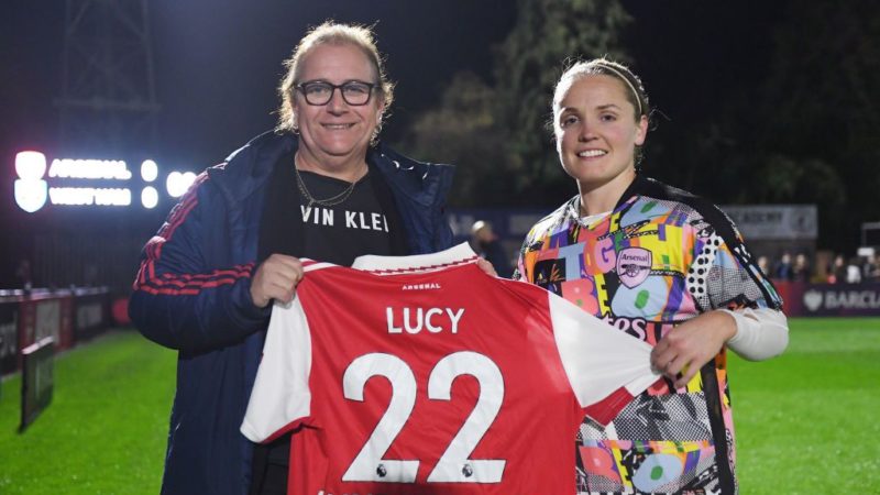 FourFourTwo incontra Lucy Clark, il primo arbitro di calcio apertamente transgender al mondo